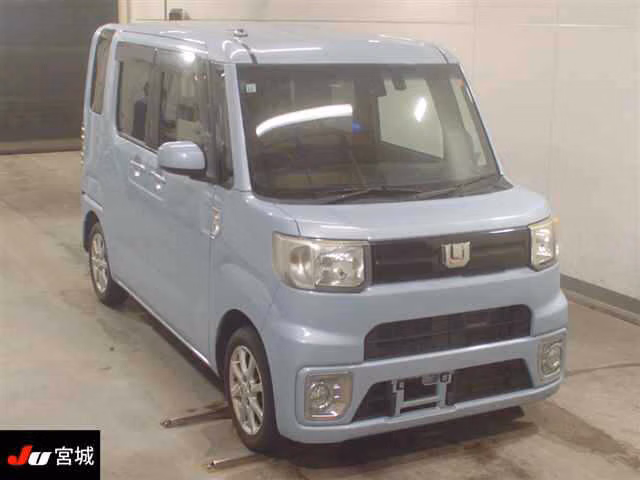 DAIHATSU WAKE