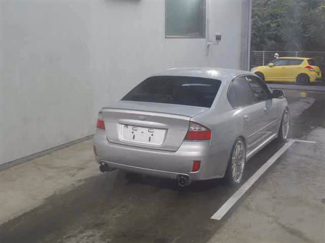 SUBARU LEGACY B4