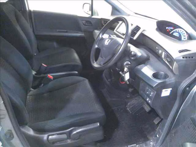 HONDA FREED SPIKE