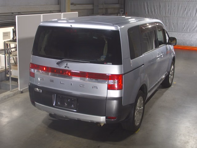 MITSUBISHI DELICA D:5