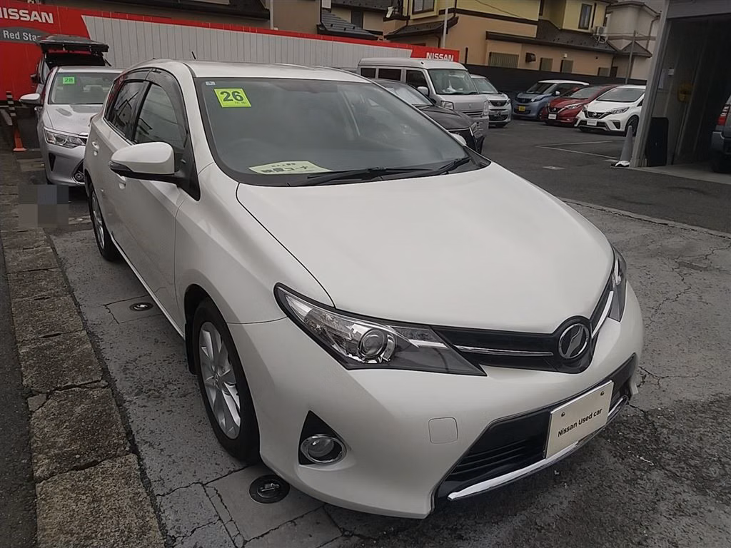 TOYOTA AURIS
