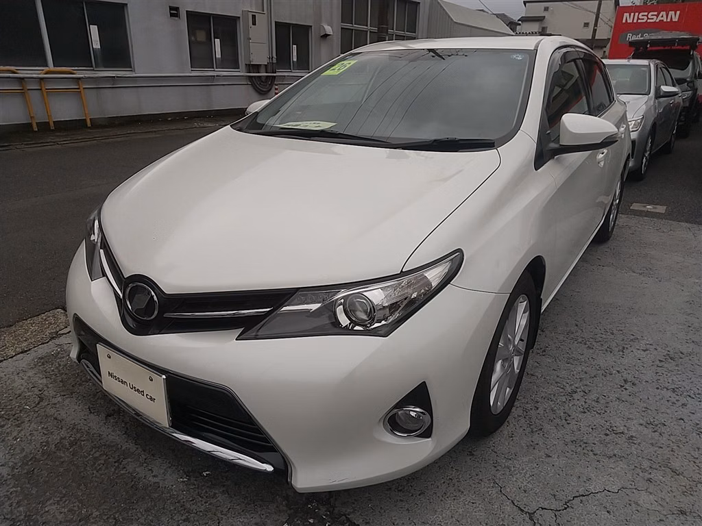 TOYOTA AURIS