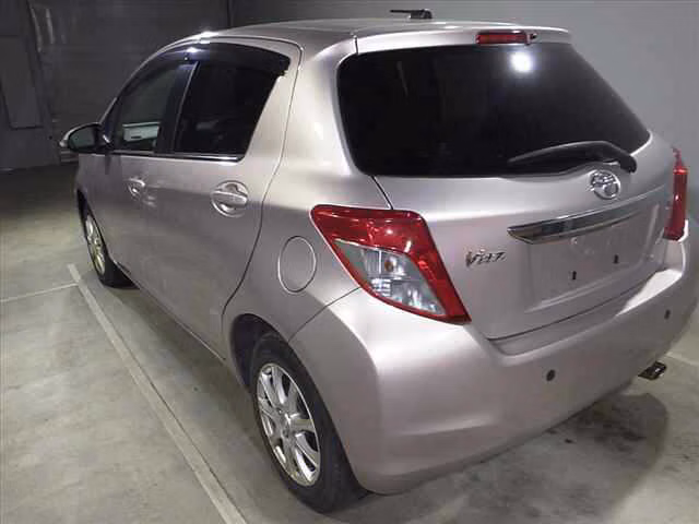 TOYOTA VITZ