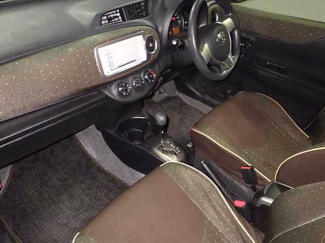 TOYOTA VITZ