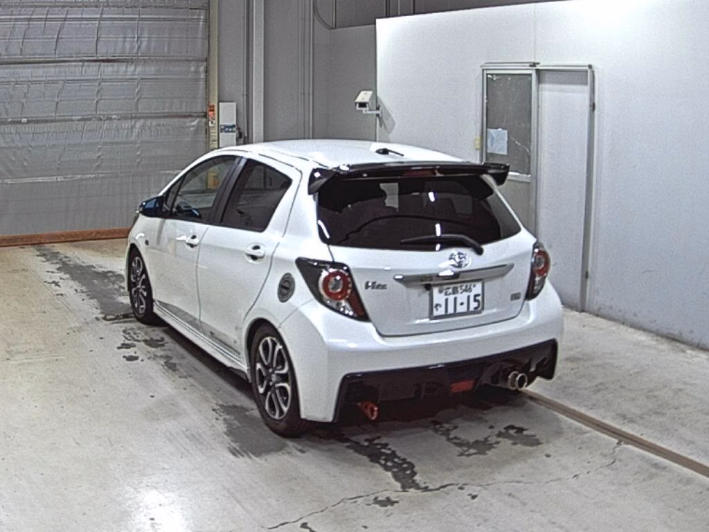 TOYOTA VITZ