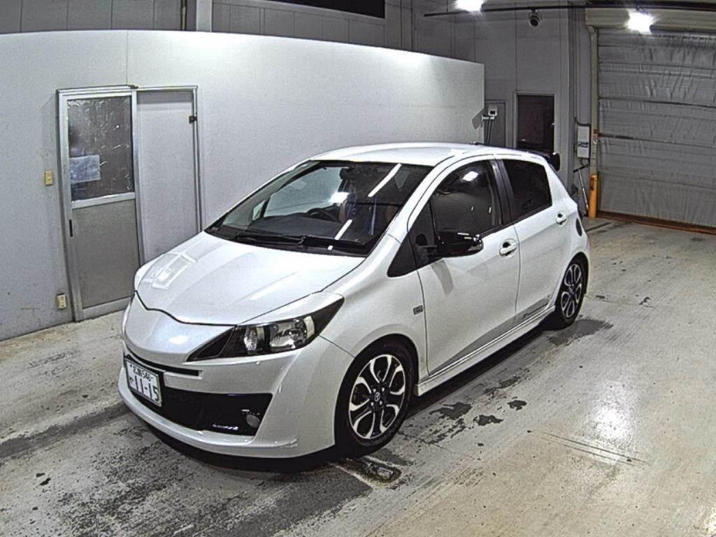 TOYOTA VITZ