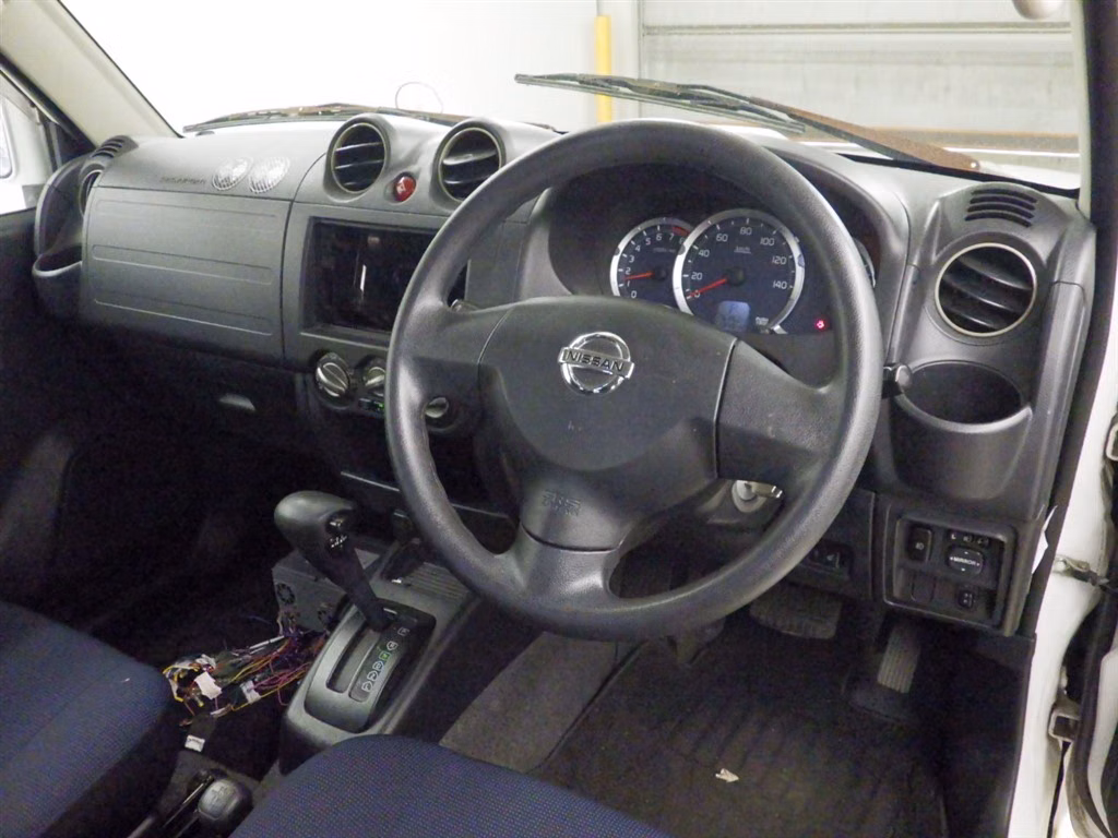 NISSAN KIX
