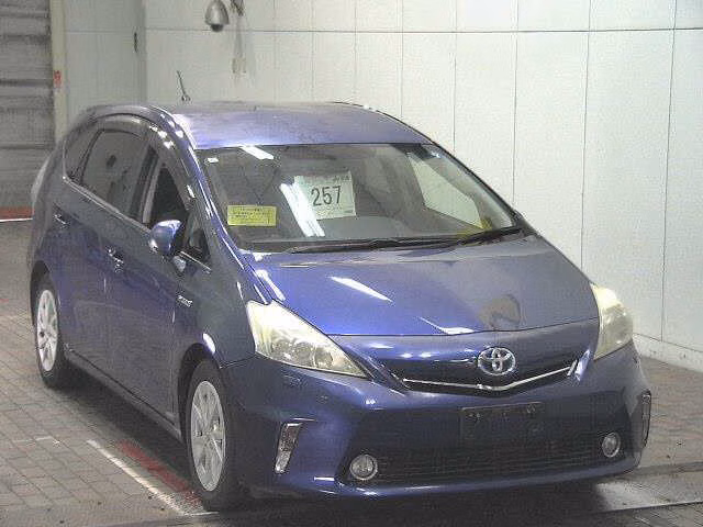 TOYOTA PRIUS ALPHA