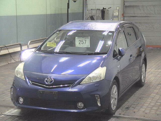 TOYOTA PRIUS ALPHA
