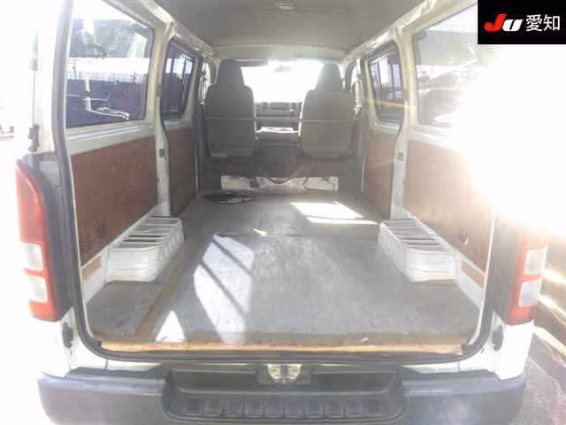 TOYOTA REGIUS ACE