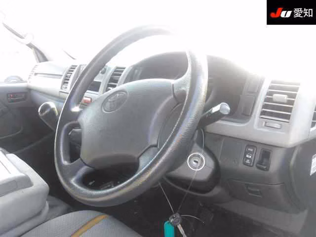 TOYOTA REGIUS ACE
