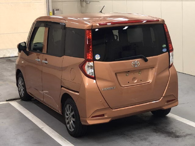 TOYOTA ROOMY