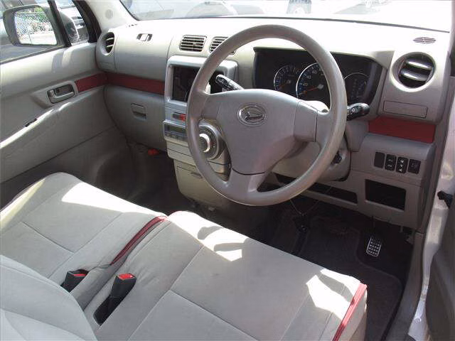 DAIHATSU MOVE CONTE