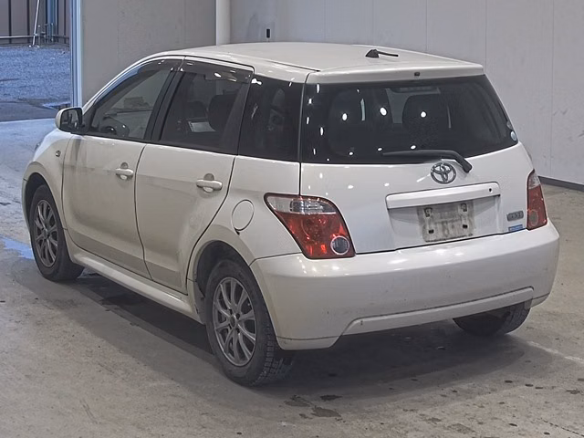 TOYOTA IST