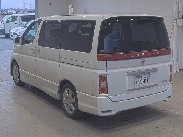 NISSAN ELGRAND