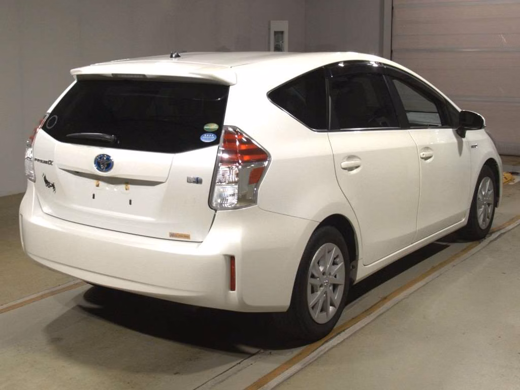 TOYOTA PRIUS ALPHA