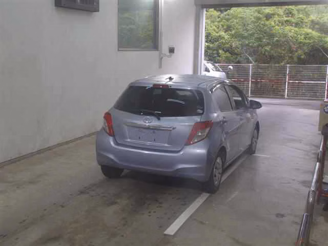 TOYOTA VITZ