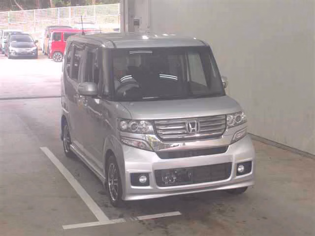 HONDA N-BOX