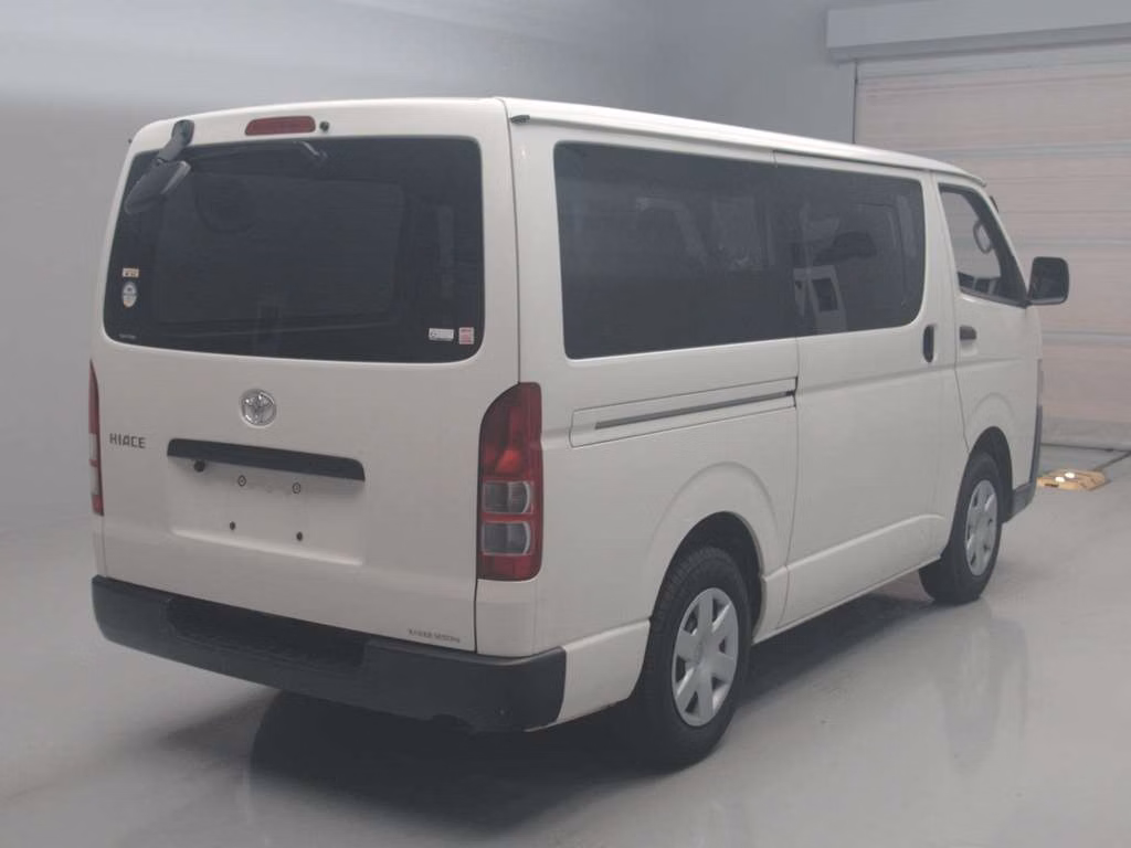 TOYOTA REGIUS ACE