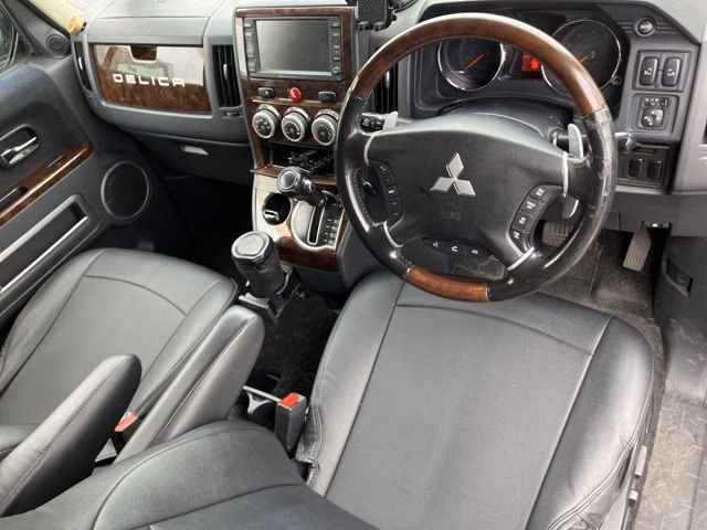 MITSUBISHI DELICA D:5