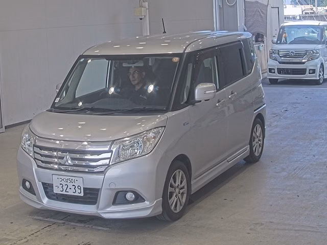 MITSUBISHI DELICA D:2