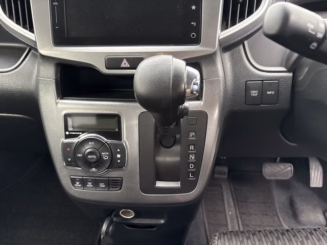 MITSUBISHI DELICA D:2