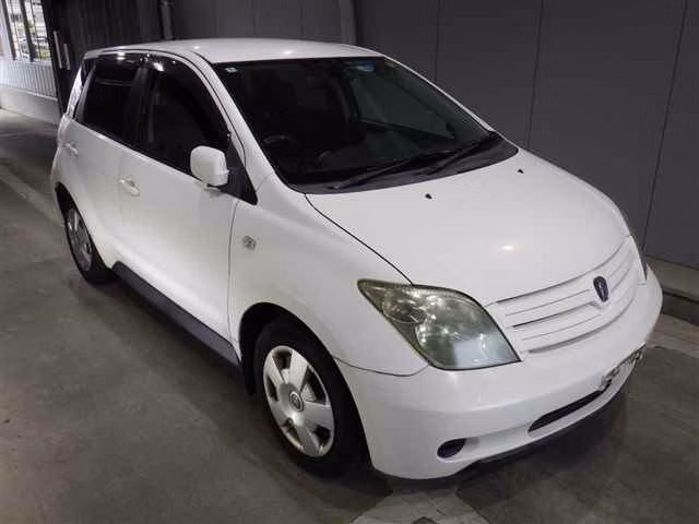 TOYOTA IST