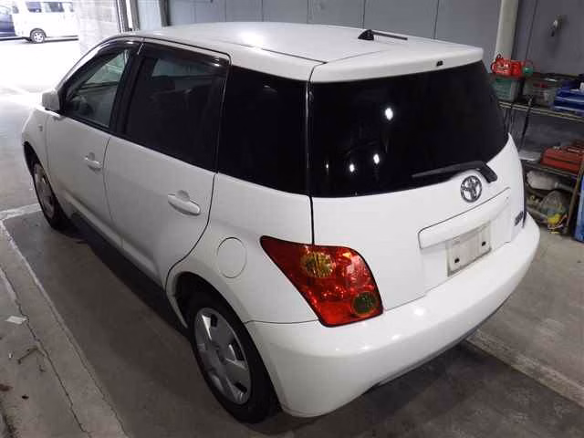 TOYOTA IST