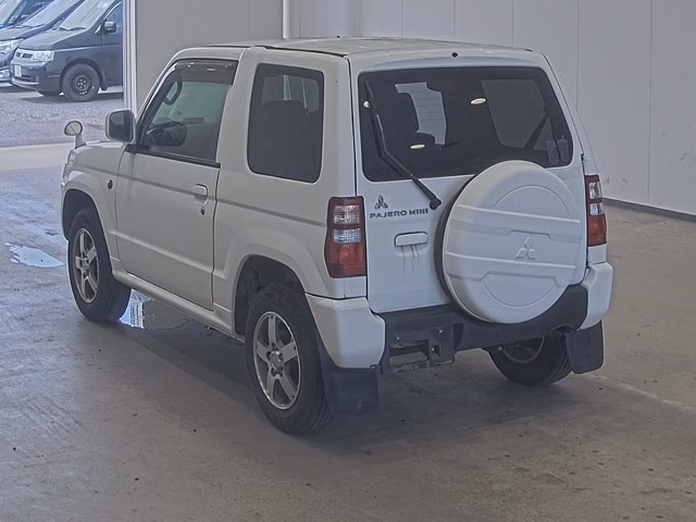 MITSUBISHI PAJERO MINI