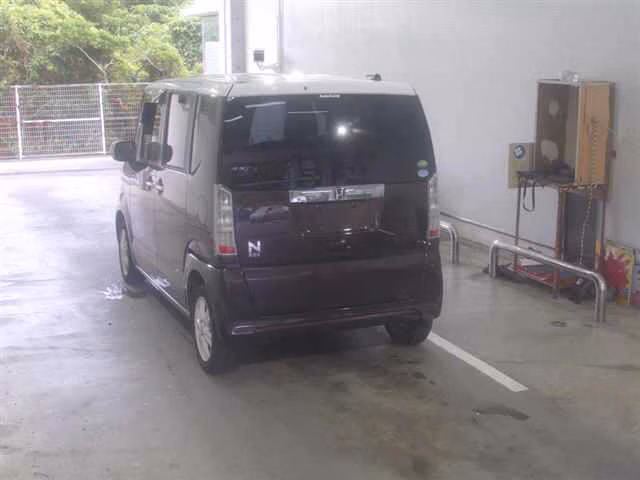 HONDA N-BOX