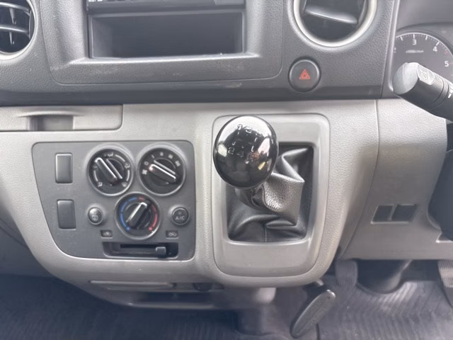 NISSAN NV350 CARAVAN