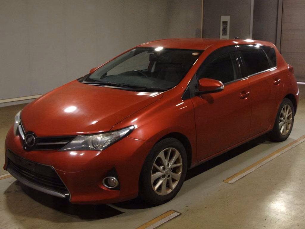 TOYOTA AURIS