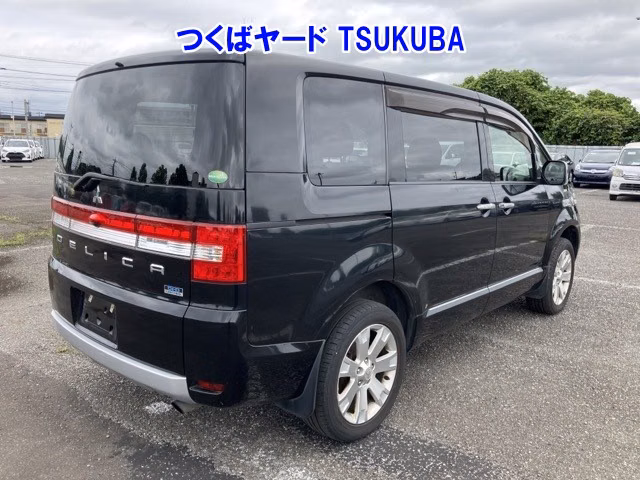 MITSUBISHI DELICA D:5