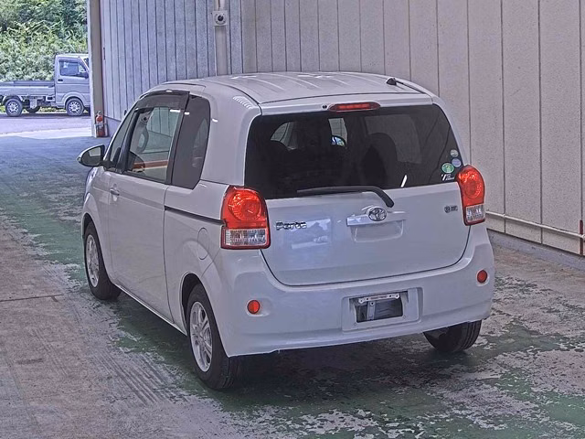 TOYOTA PORTE