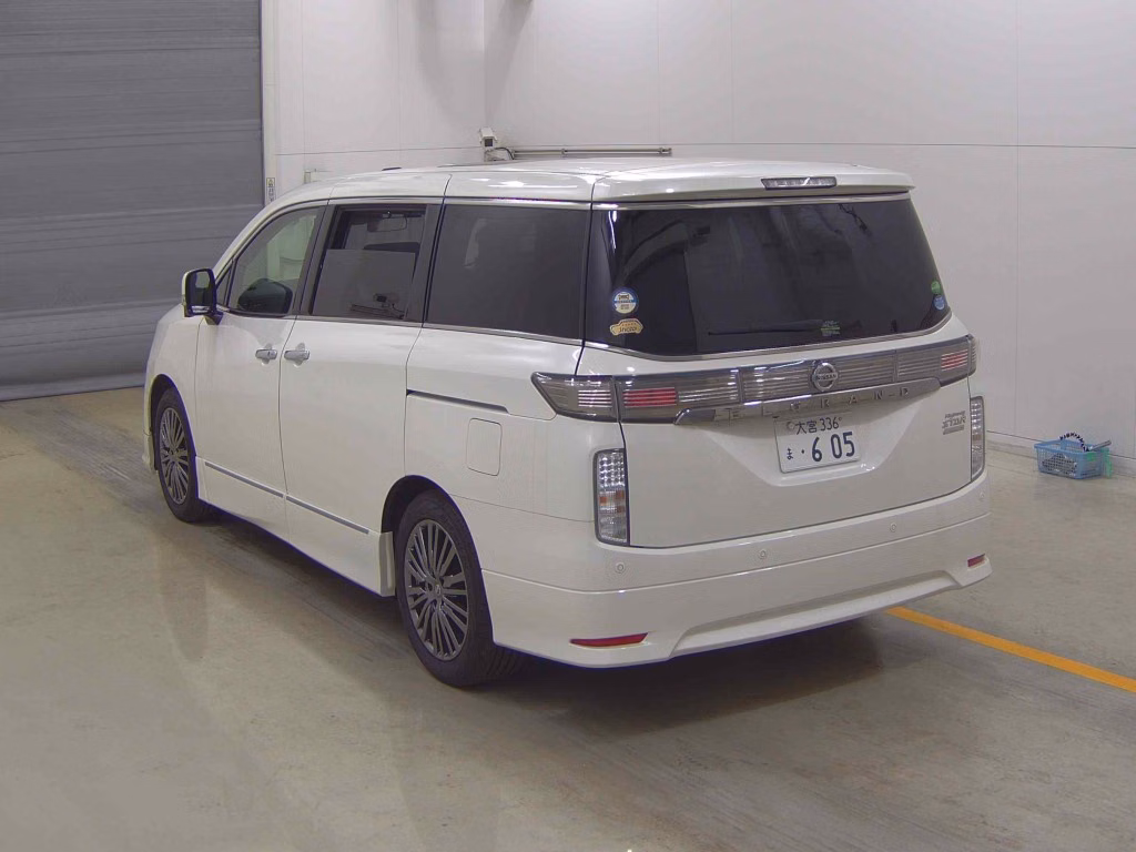 NISSAN ELGRAND