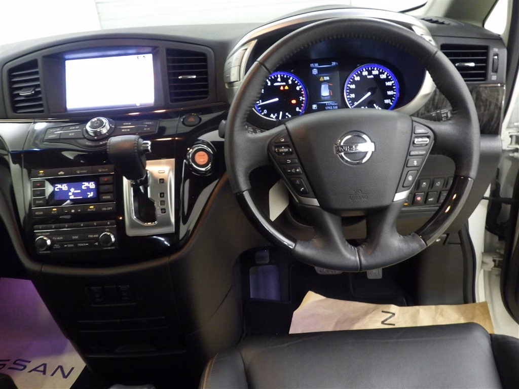 NISSAN ELGRAND