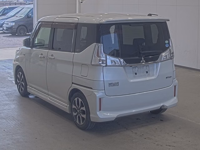 MITSUBISHI DELICA D:2