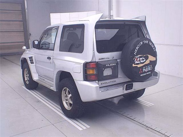 MITSUBISHI PAJERO