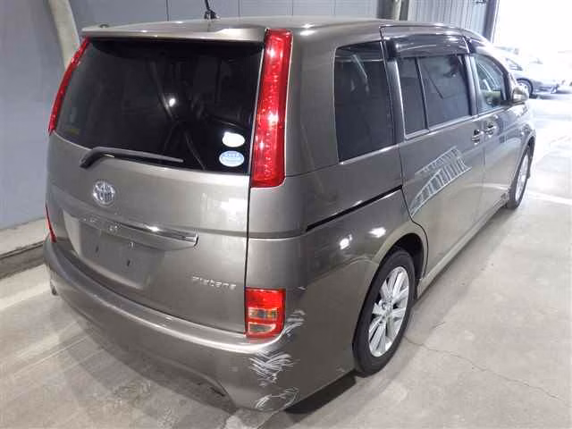 TOYOTA ISIS