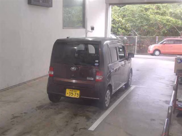 DAIHATSU MOVE CONTE