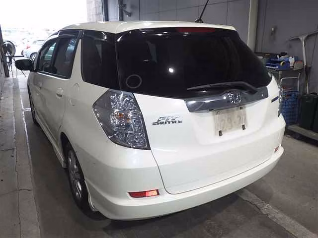 HONDA FIT SHUTTLE
