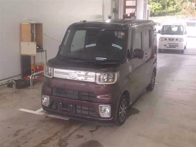 DAIHATSU WAKE