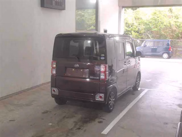 DAIHATSU WAKE