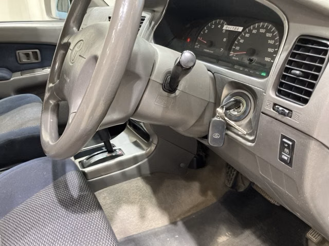 TOYOTA HILUX SURF