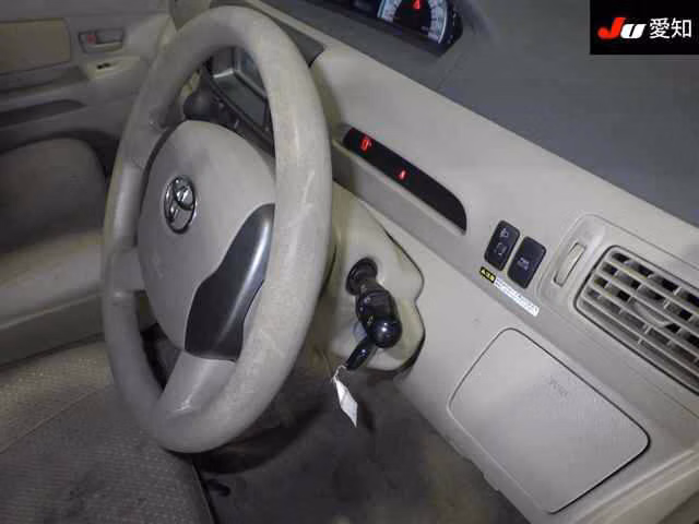 TOYOTA RAUM