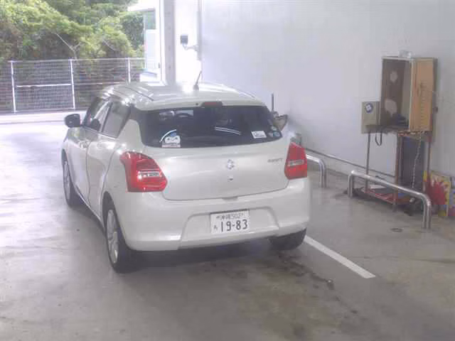 SUZUKI SWIFT