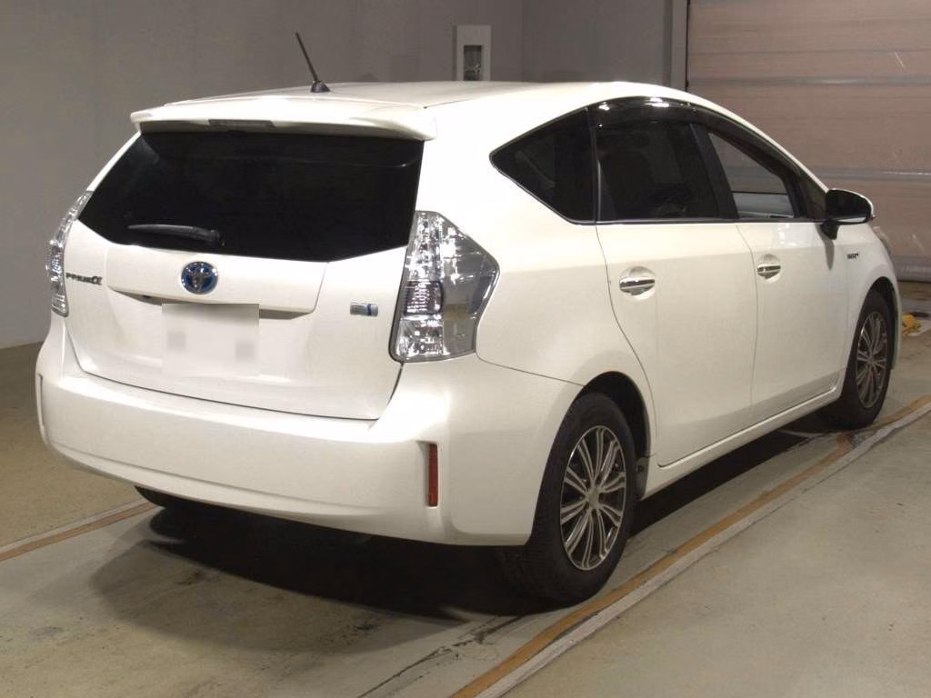 TOYOTA PRIUS ALPHA