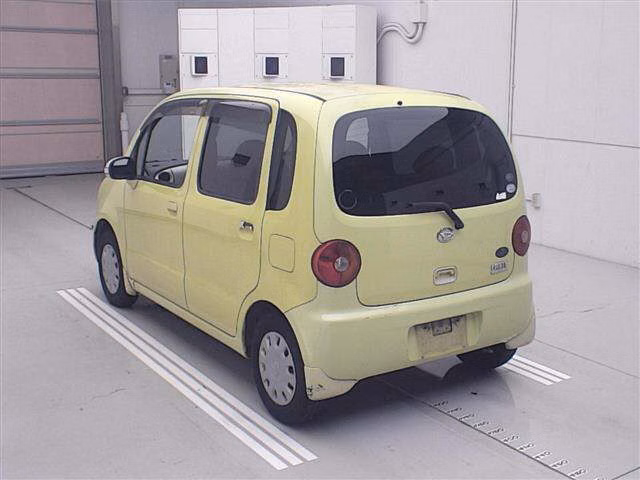 DAIHATSU MOVE LATTE