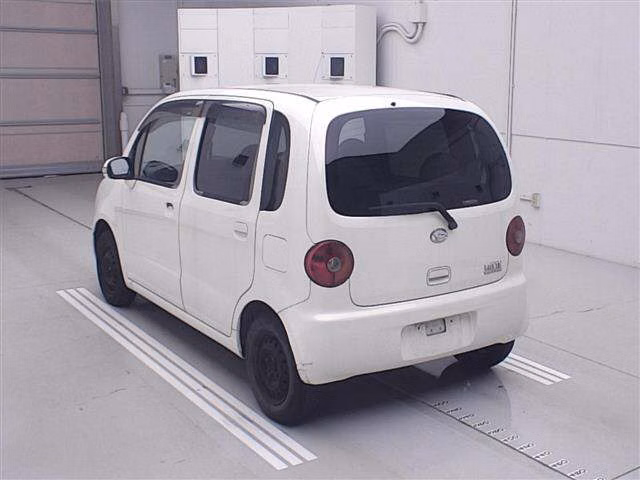 DAIHATSU MOVE LATTE