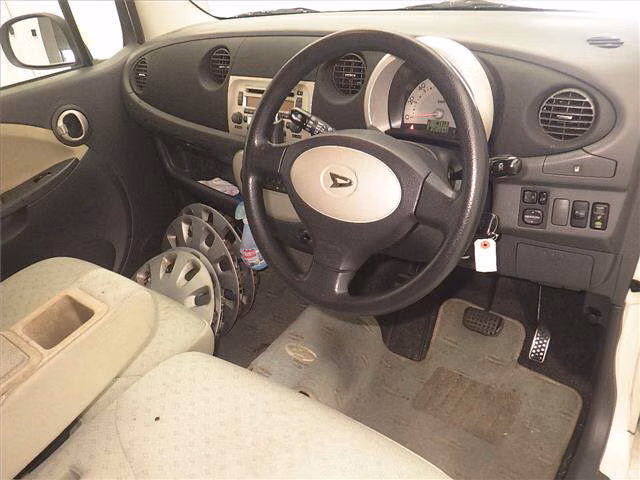 DAIHATSU MOVE LATTE